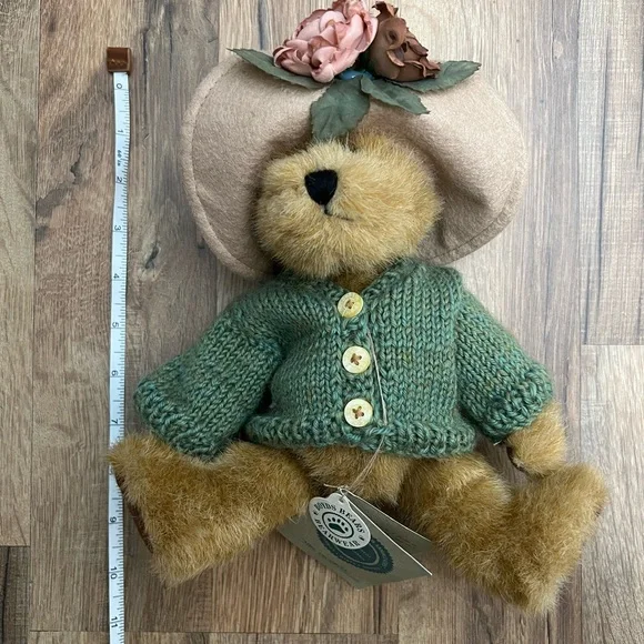 1985 J B‎ Bean Mrs. Trumble Plush Boyds Bears Green Knitted Sweater Flower Hat - Picture 6 of 6